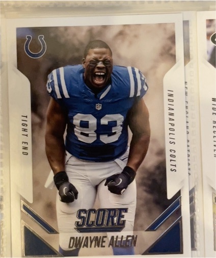 2015 Panini Score #17 Dwayne Allen — front