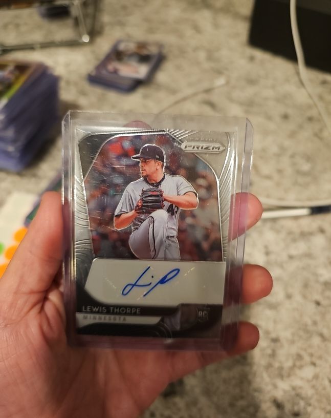 2020 Panini Prizm #RA-LT Lewis Thorpe — front