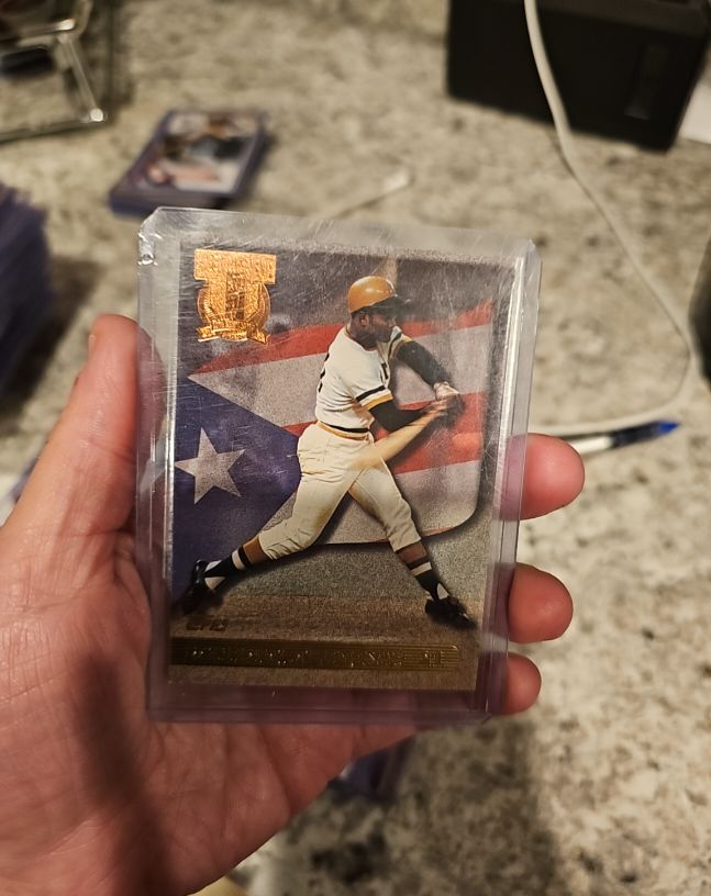 1997 Topps A Tribute To Roberto Clemente #RC3 — front