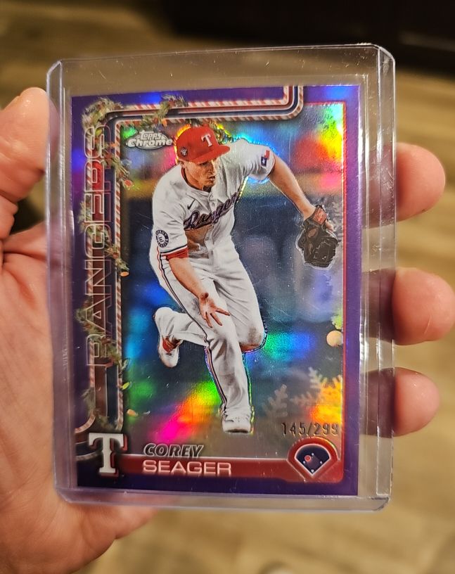 2025 Topps Holiday Chrome #HC125 Corey Seager — front