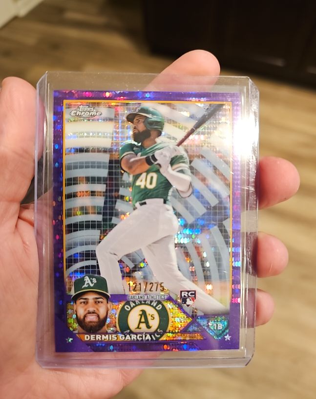 2023 Topps Chrome #183 Dermis Garcia Purple Sonar Refractor RC — front