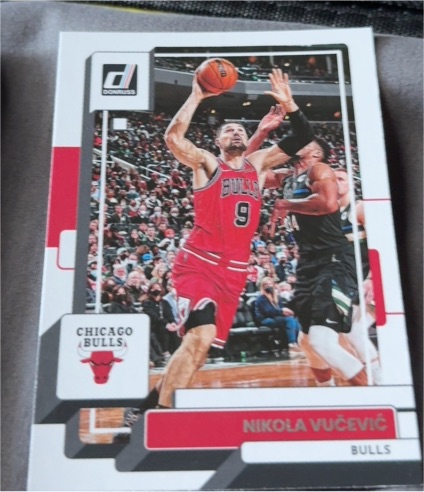 2022-23 Donruss #32 Nikola Vučević — front