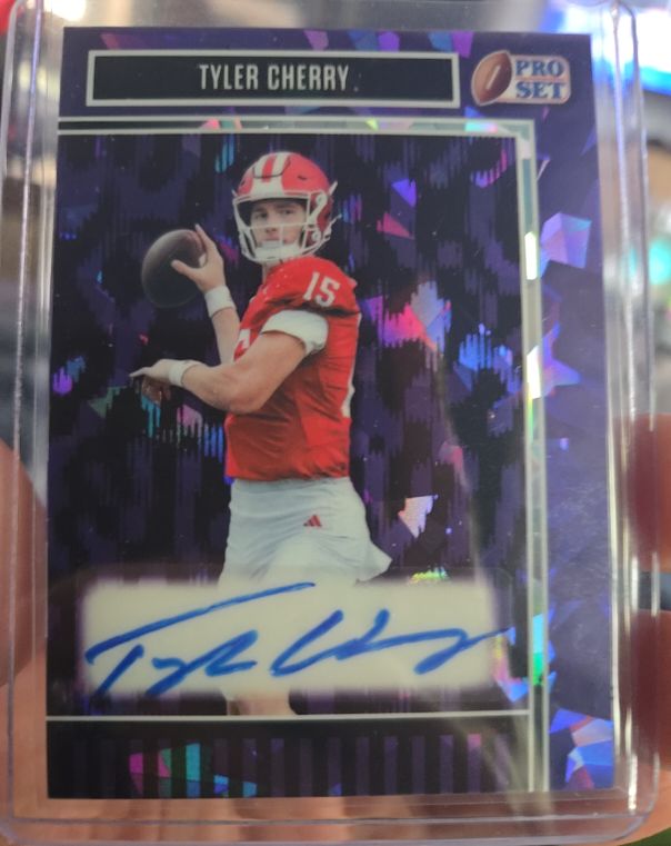 2025 Leaf Pro Set Football #154 Tyler Cherry — front