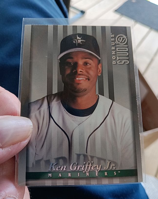 1997 Donruss Studio #16 Ken Griffey Jr. — front