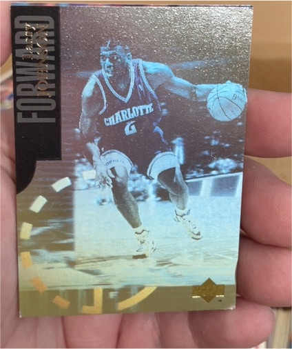 1995-96 Upper Deck Collector's Choice International Special Edition Holograms #H1 Larry Johnson — front