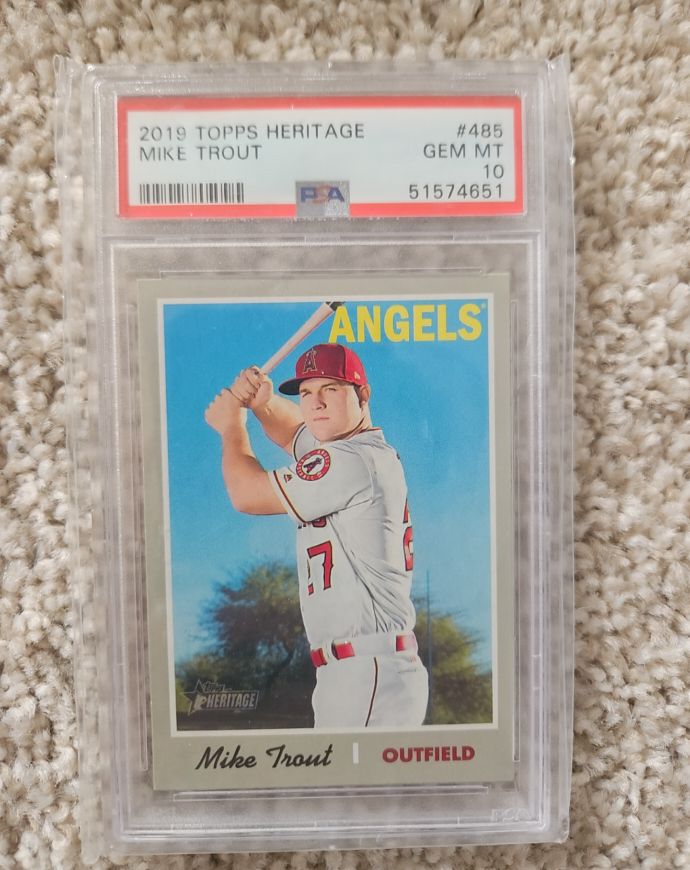 2019 Topps Heritage #485 Mike Trout — front