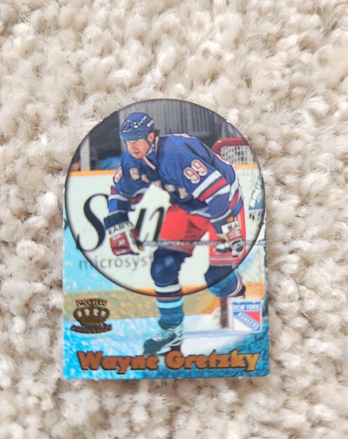 1997-98 Pacific Crown Collection Card-Supials Mini #12A Wayne Gretzky — front