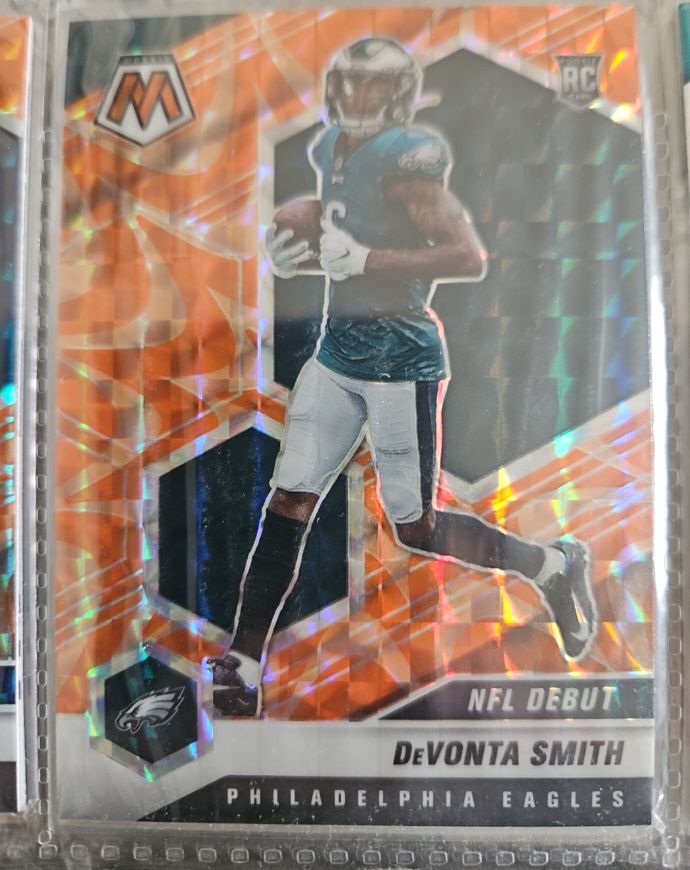 2021 Panini Mosaic NFL Debut #246 DeVonta Smith — front