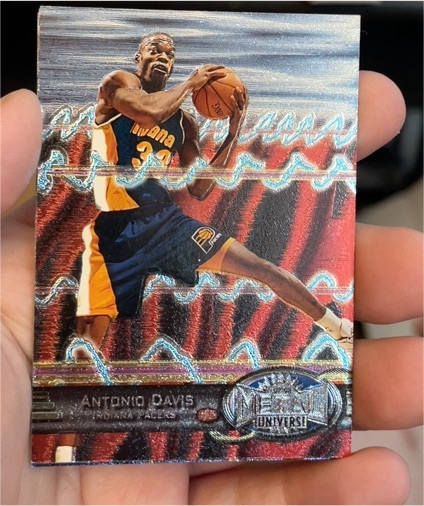 1997-98 SkyBox Metal Universe #54 Antonio Davis — front