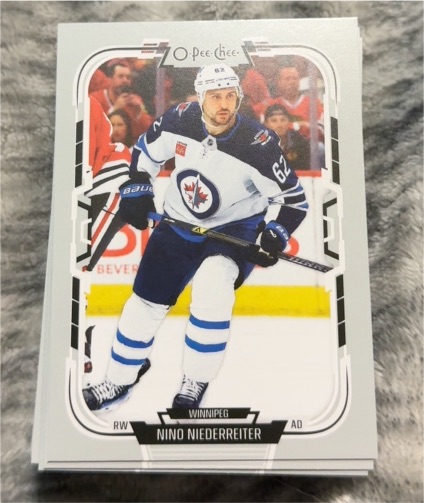 2025-26 O-Pee-Chee #425 Nino Niederreiter — front