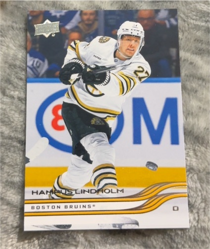 2025-26 Upper Deck Series 2 #260 Hampus Lindholm — front