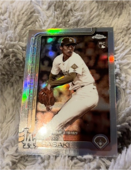 2025 Topps Chrome Update #USC73 Roki Sasaki Sepia Refractor Rookie Debut — front