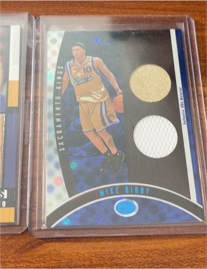 2003-04 Upper Deck Mike Bibby Dual Jersey Card — front