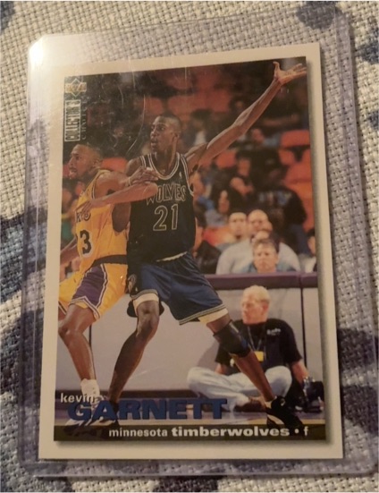 1995-96 Upper Deck Collector's Choice #275 Kevin Garnett Rookie — front