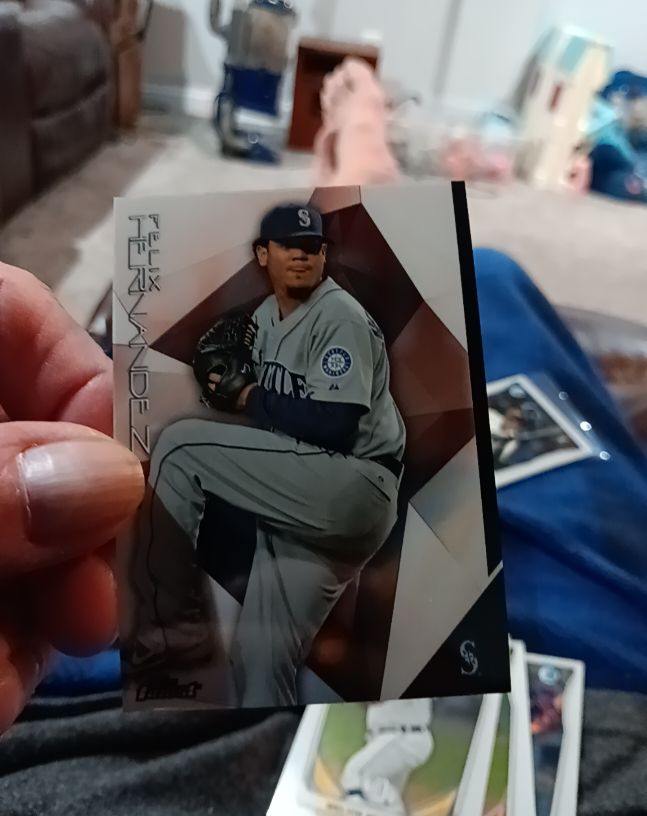 2015 Topps Finest #67 Felix Hernandez — front