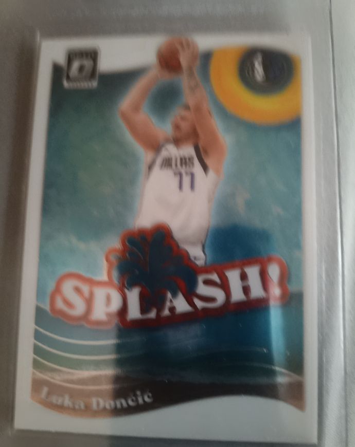 2023-24 Panini Donruss Optic #5 Luka Dončić Splash — front