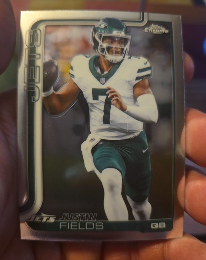 2025 Topps Chrome #237 Justin Fields — front