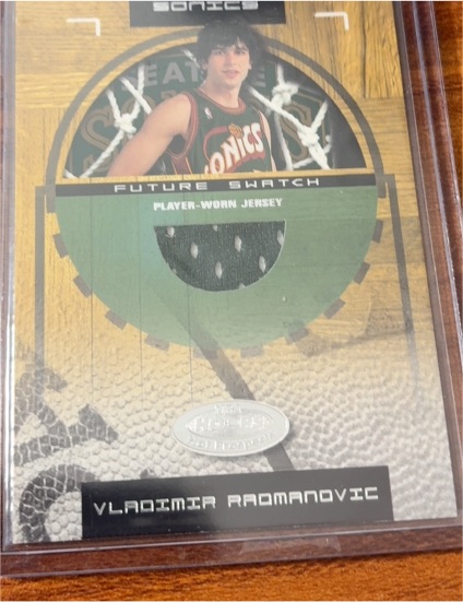 2001-02 Hoops Hot Prospects #92 Vladimir Radmanovic Future Swatch Jersey — front