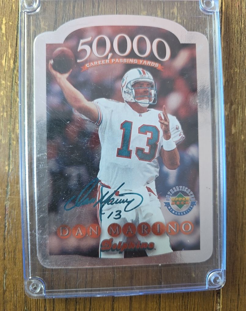 1996 Upper Deck Dan Marino 50,000 Career Passing Card — front