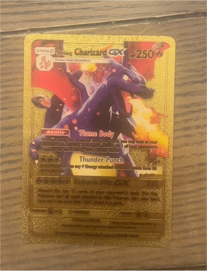 2019 Pokémon Shining Charizard GX #G-4 — front
