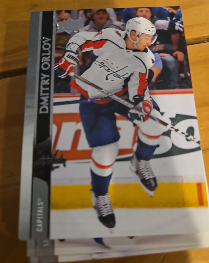 2020 Upper Deck #189 Dmitry Orlov Washington Capitals Hockey Card — front
