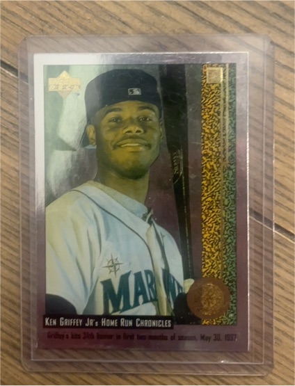 1998 Upper Deck #24 Ken Griffey Jr. Home Run Chronicles — front