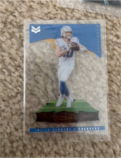 2021 Panini Chronicles #MAG-18 Justin Herbert Magnitude — front
