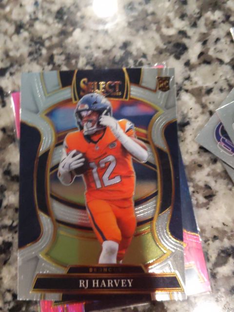 2025 Panini Select #10 RJ Harvey — front
