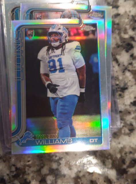 2025 Topps Chrome #364 Tyleik Williams — front