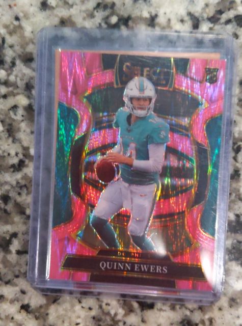 2025 Panini Select Concourse #82 Quinn Ewers Pink Shock Prizm Rookie — front