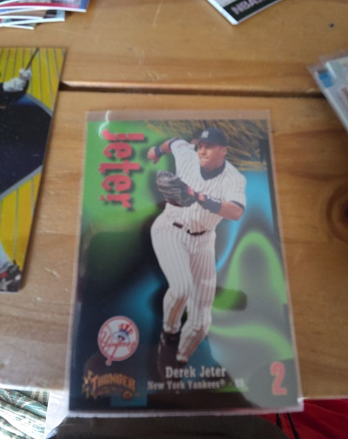 1998 Skybox Circa Thunder #2 Derek Jeter — front