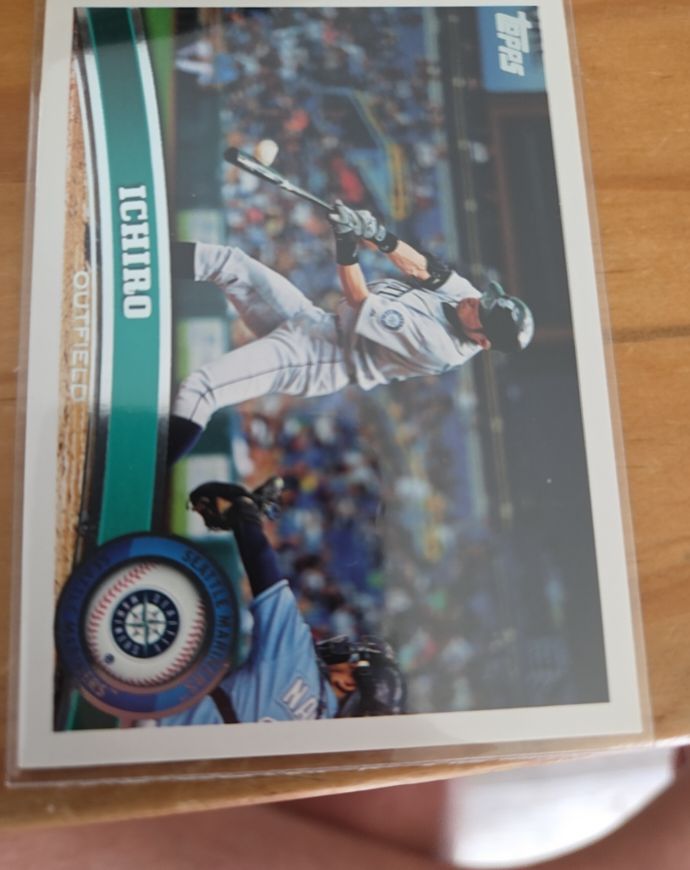 2011 Topps #200 Ichiro Suzuki — front