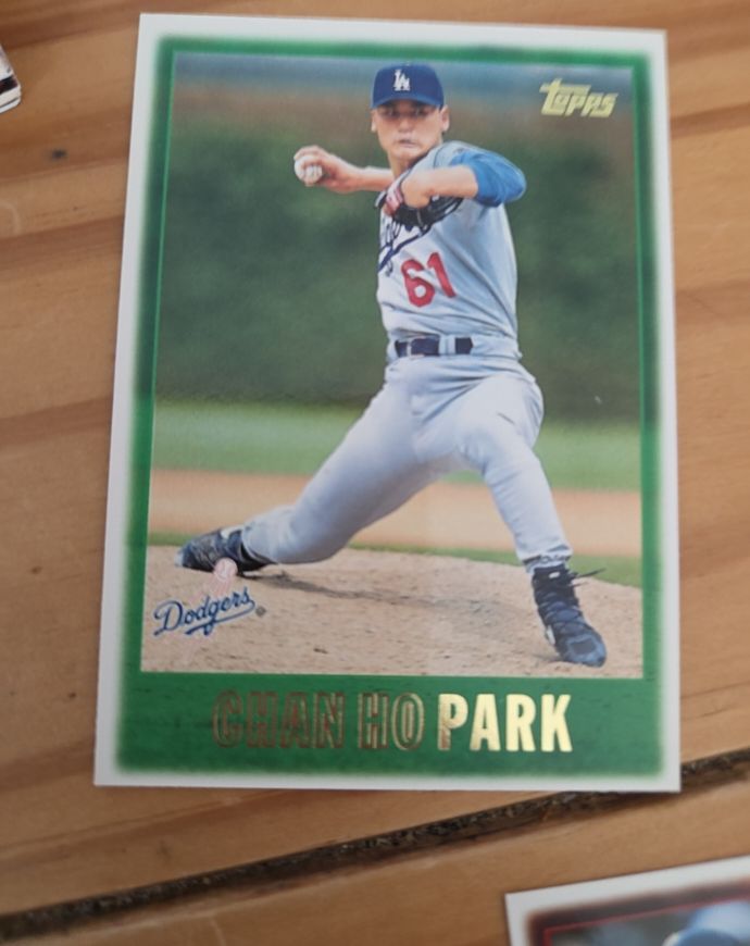 1997 Topps #338 Chan Ho Park — front