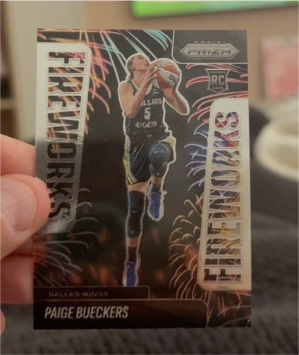 2025 Panini Prizm WNBA #14 Paige Bueckers Fireworks — front