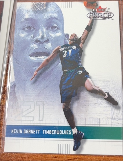 2001-02 Fleer Force #65 Kevin Garnett — front
