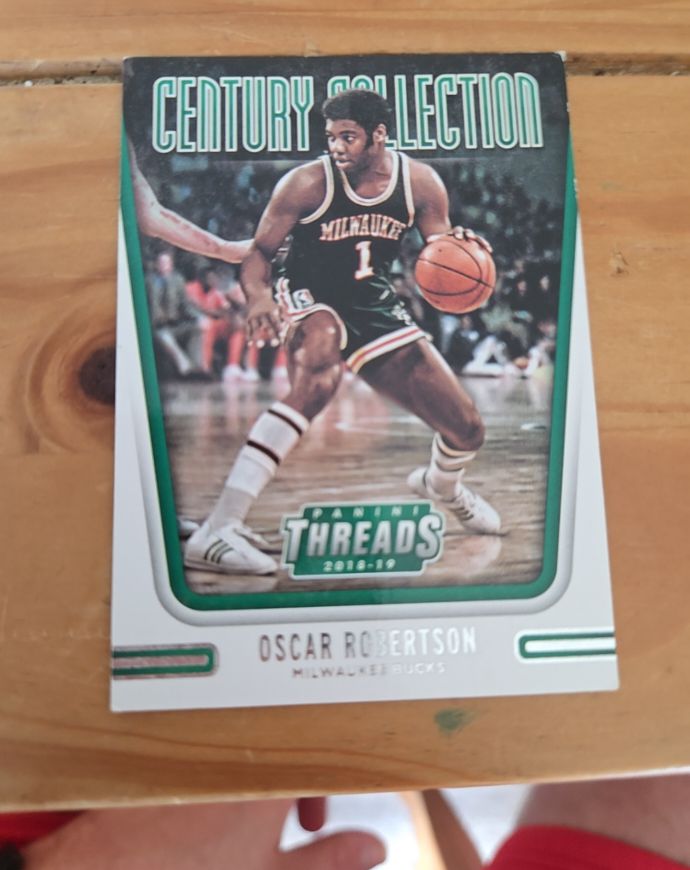 2018-19 Panini Threads Century Collection #16 Oscar Robertson — front