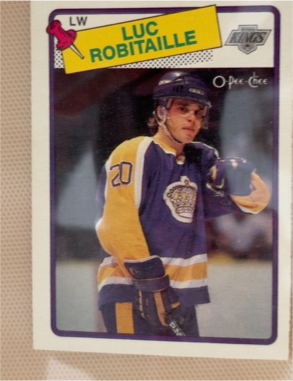 1988-89 O-Pee-Chee #124 Luc Robitaille — front