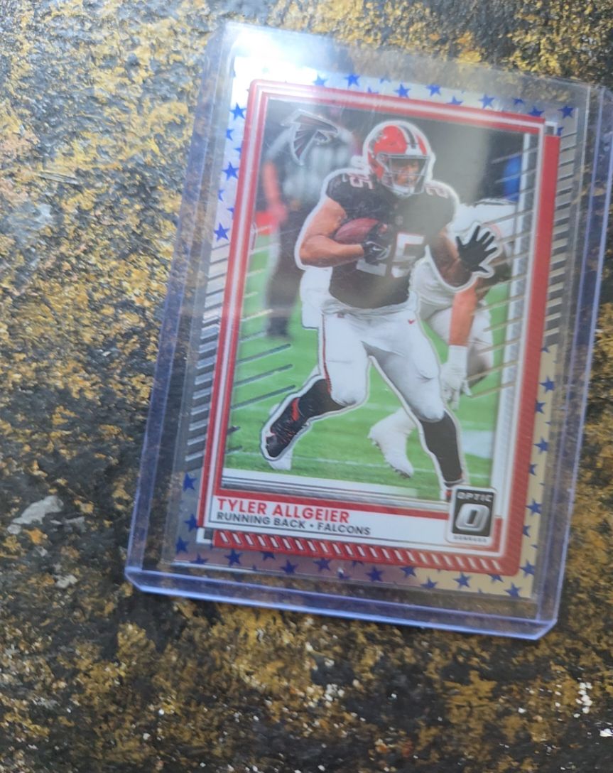 2025 Panini Donruss Optic #33 Tyler Allgeier — front