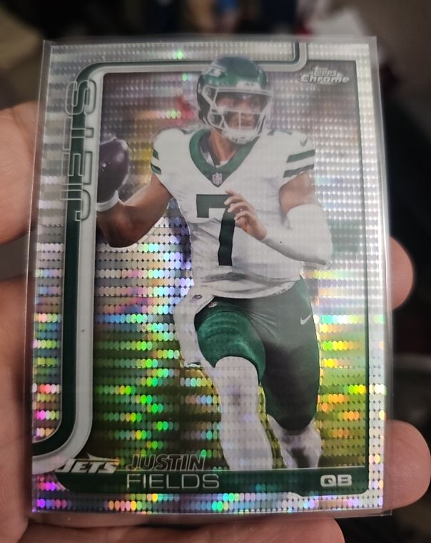 2025 Topps Chrome #237 Justin Fields — front