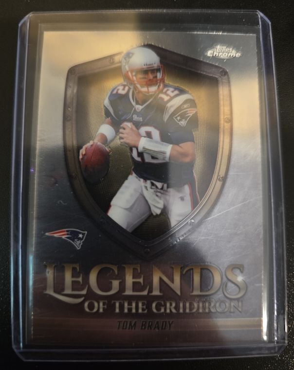 2025 Topps Chrome Legends of the Gridiron #LOG-9 Tom Brady — front