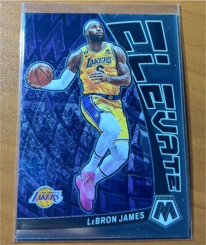 2022-23 Panini Mosaic #4 LeBron James Elevate — front