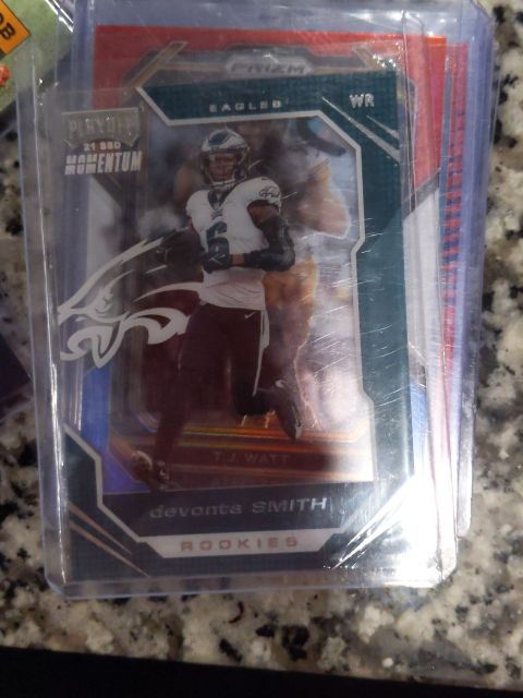 2021 Panini Chronicles Playoff Momentum Rookies #PMR-7 Devonta Smith — front