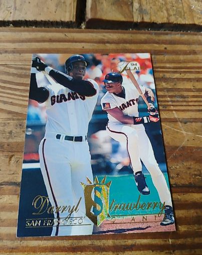 1994 Flair #444 Darryl Strawberry — front