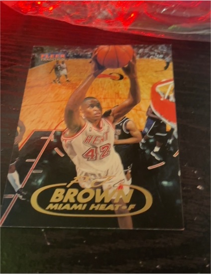 1997-98 Fleer #182 P.J. Brown — front