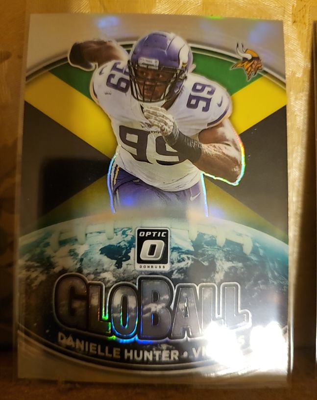 2021 Donruss Optic #GB-8 Danielle Hunter GloBall Silver Prizm Minnesota Vikings — front
