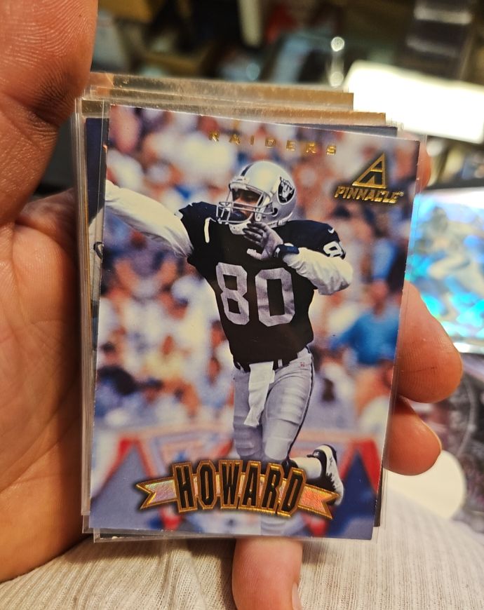 1997 Pinnacle Football #145 Desmond Howard — front