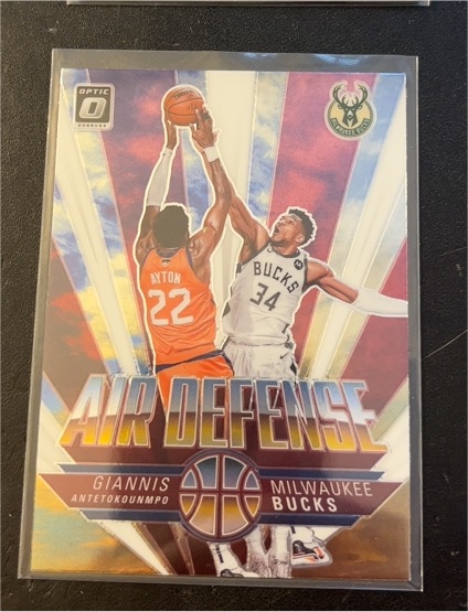 2021-22 Panini Donruss Optic #3 Giannis Antetokounmpo Air Defense — front