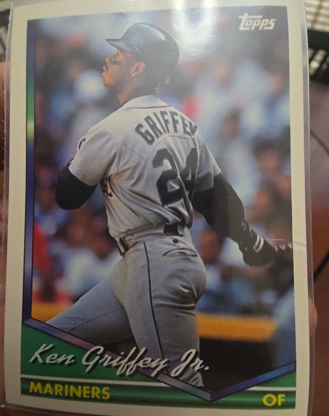 1994 Topps #400 Ken Griffey Jr. — front