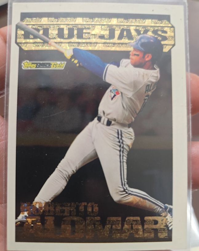 1994 Topps Black Gold #1 Roberto Alomar — front