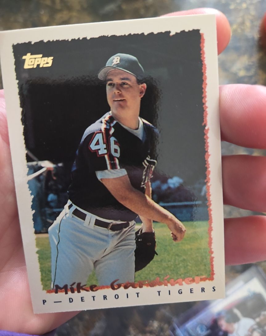 1995 Topps #97 Mike Gardiner — front